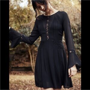 ASTR the Label Boho Black Crochet Bell Sleeve Shift Dress Medium